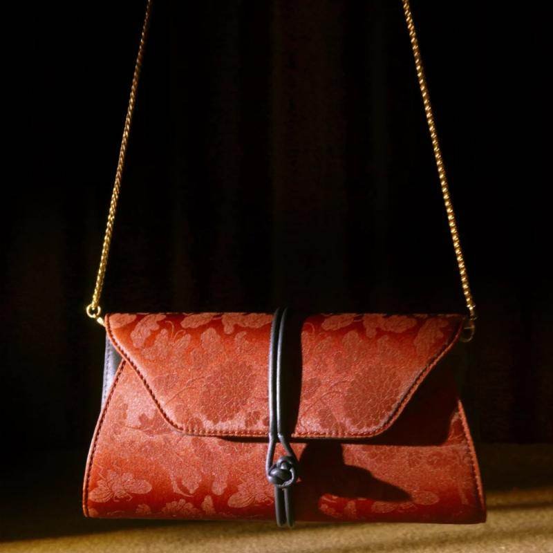 Xiangyunsha Silk Vintage New Chinese-Style Evening Clutch Wallet – Image 11